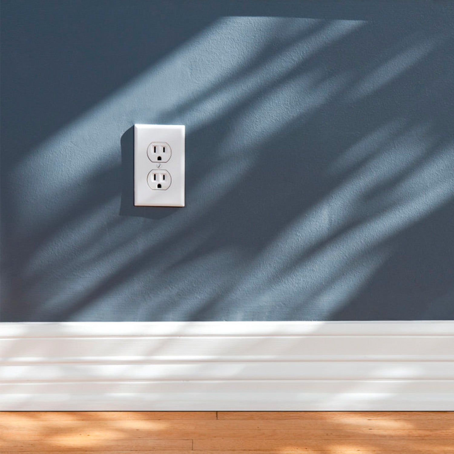 US Wall Outlet Cover Wall Plate with 3-LED Dusk To Down Sensor Night Lights For Sale Online