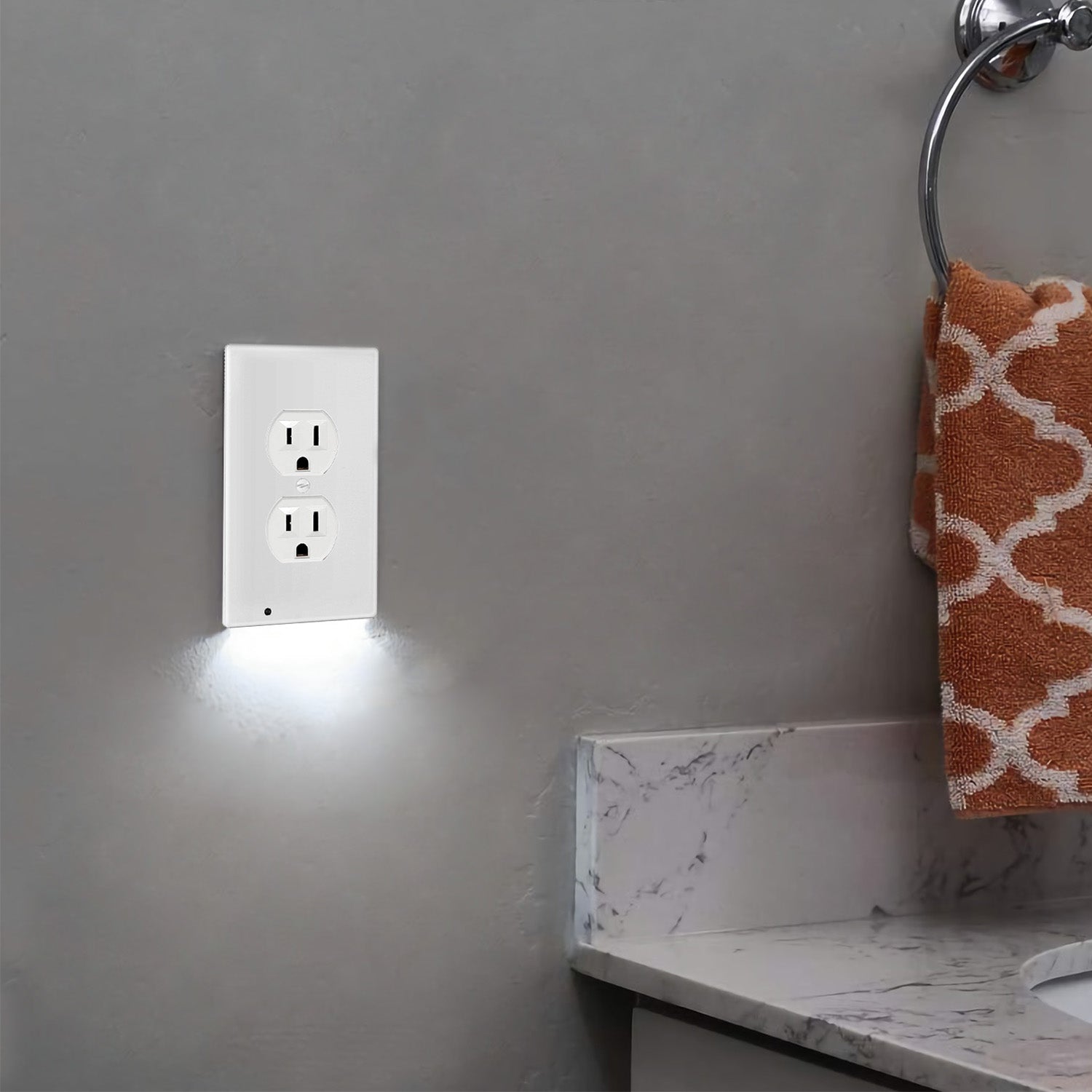 US Wall Outlet Cover Wall Plate with 3-LED Dusk To Down Sensor Night Lights For Sale Online