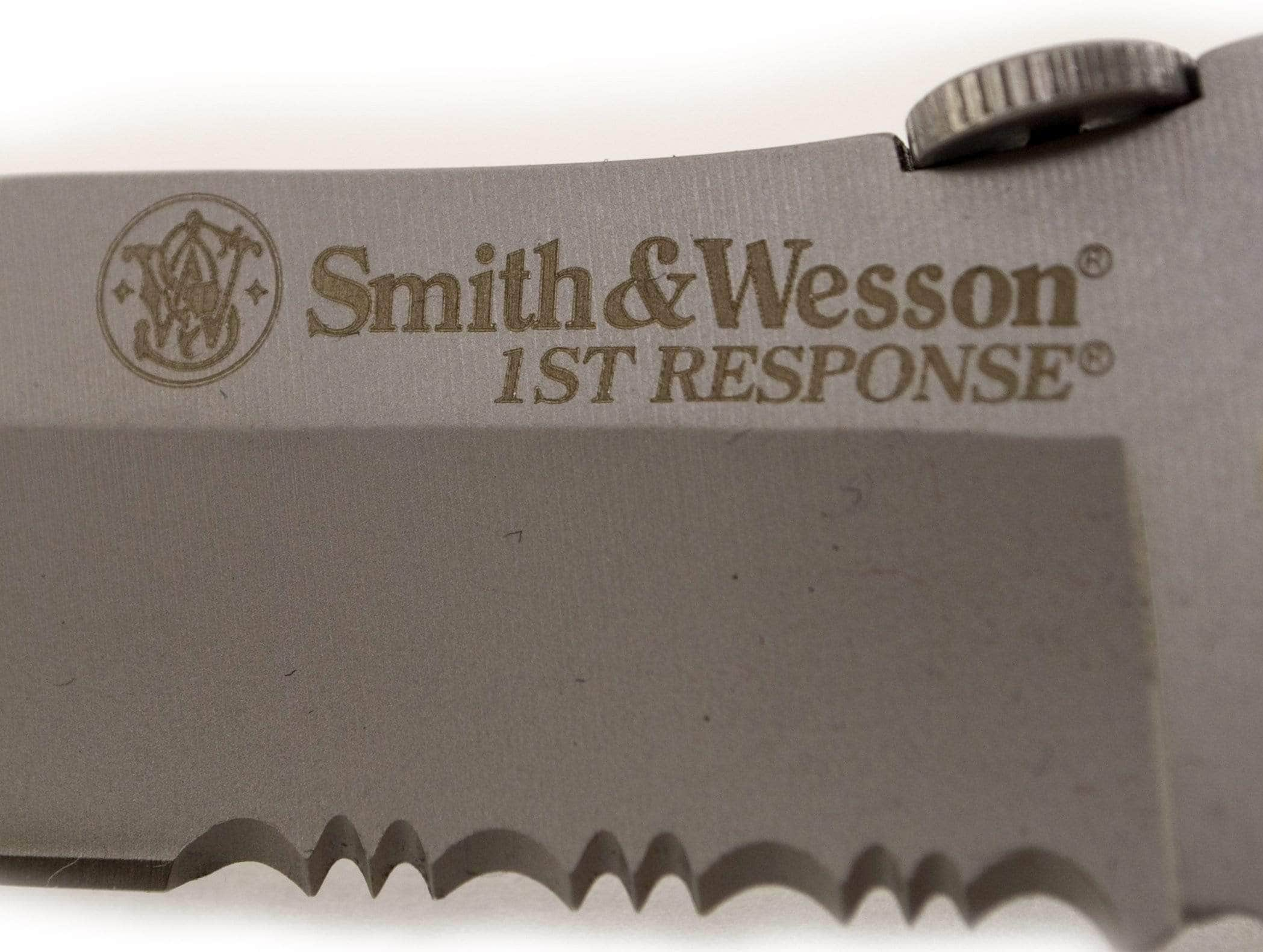 Smith & Wesson 1st Response Rescue Knife, 3.3 Serrated Blade - SWFRS Top Quality For Sale