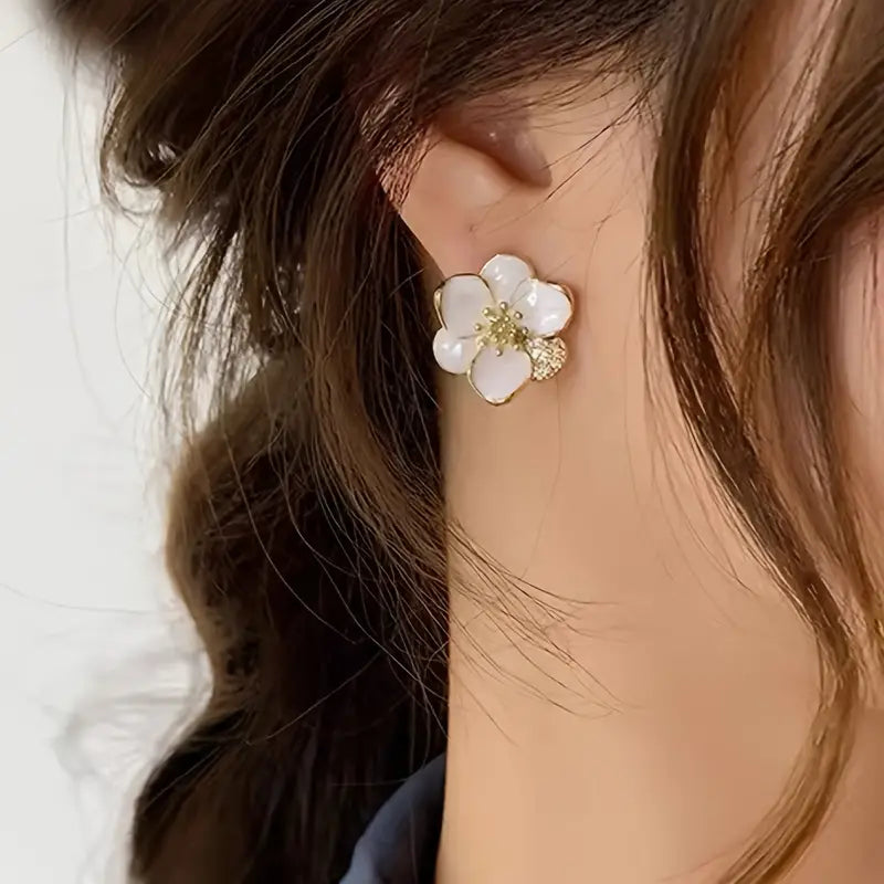 Zinc Alloy Pretty Sweet Flower Design Stud Earrings Inexpensive