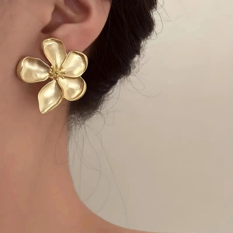 Vintage French-style Golden Flower Earrings Get To Buy