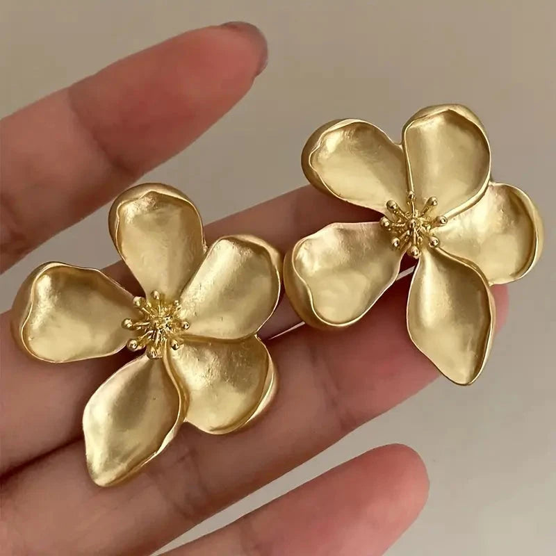 Vintage French-style Golden Flower Earrings Get To Buy